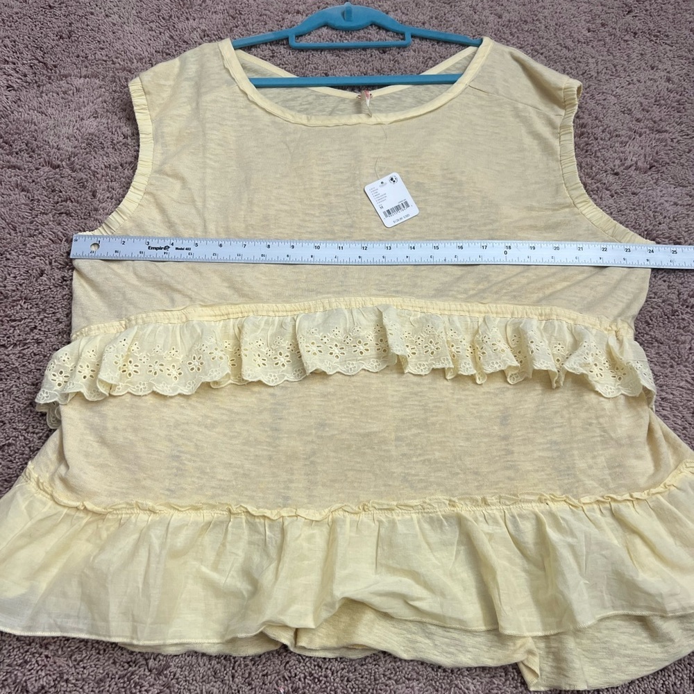 NWT new FREE PEOPLE Claire Tee medium reed yellow ruffle eyelet oversized - Picture 15 of 16